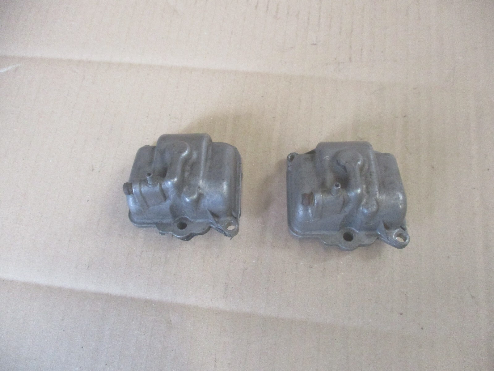Cuves de carburateur pour Suzuki 750 DR -  SR41A