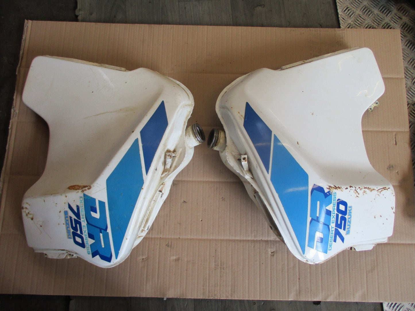 Réservoirs pour Suzuki 750 DR - 800 DR - SR41 - SR42A