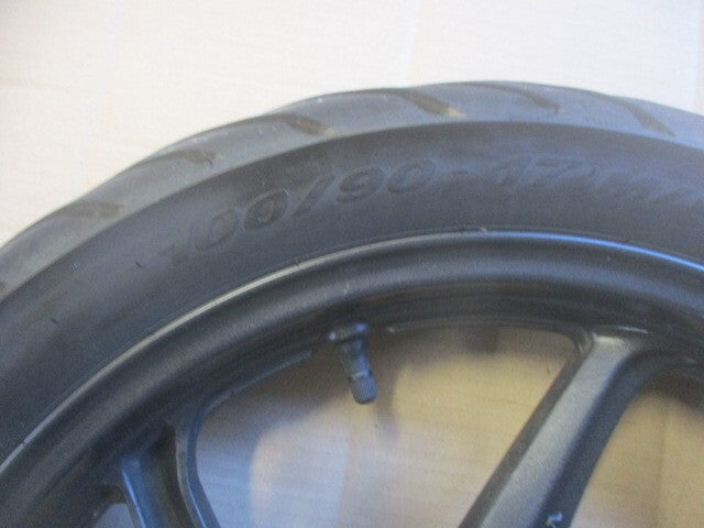 Roue arrière avec pneu peu roulé pour Honda 125 CBF - JC40A