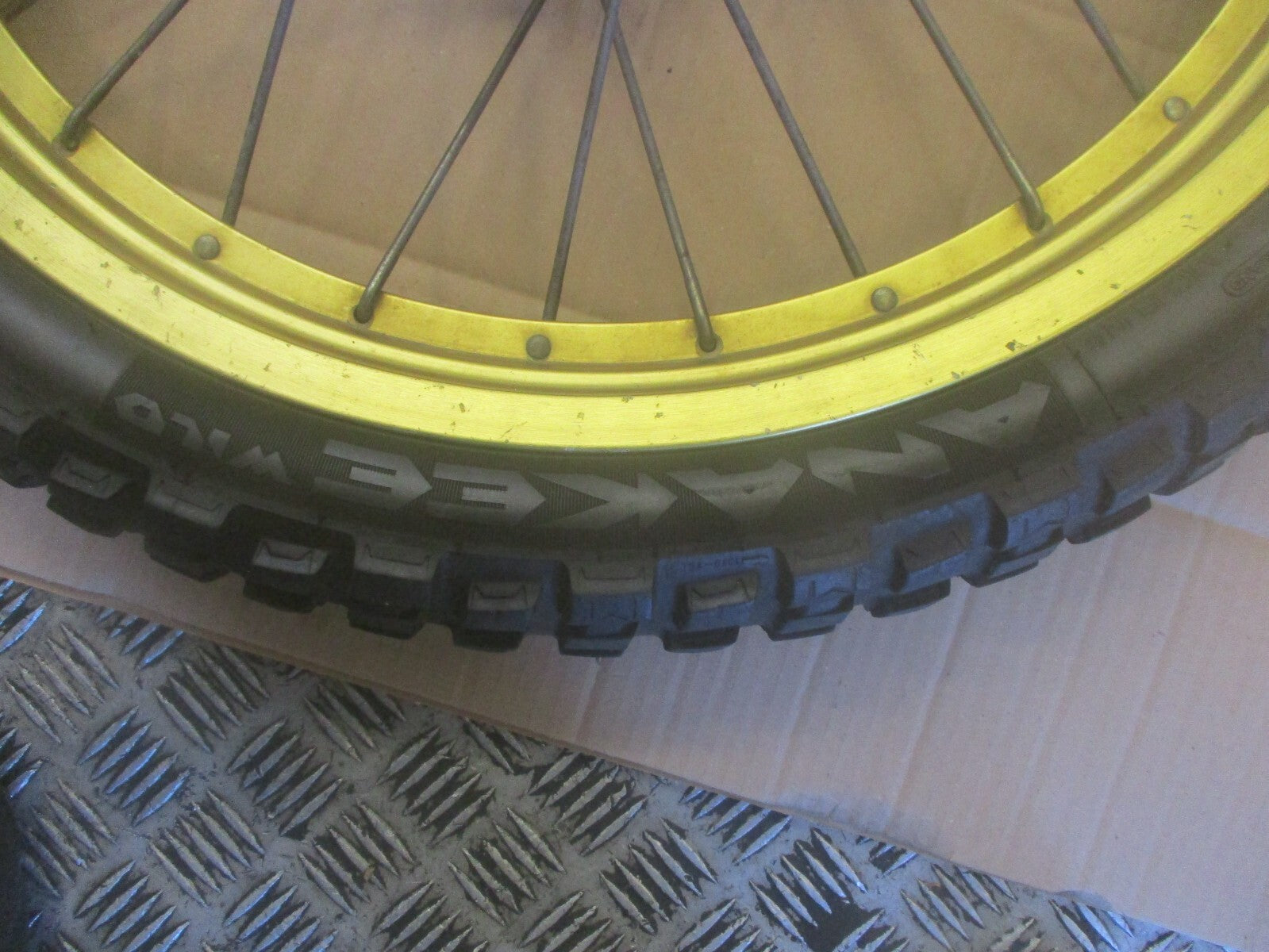 Roue avant avec pneu MICHELIN peu roulé pour Honda 600 XLL - XLM - XLLM - PD04