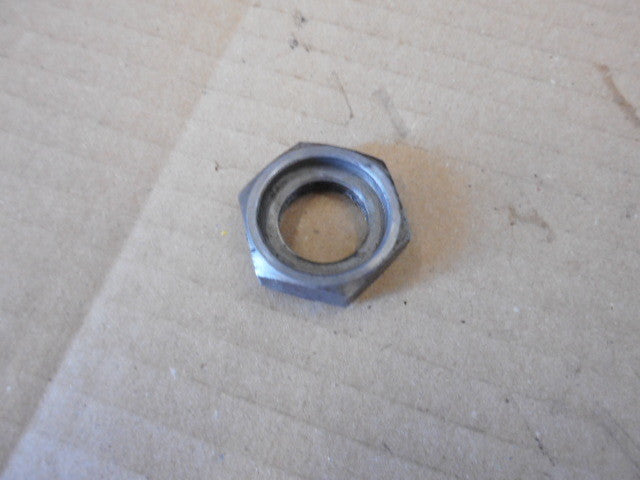Ecrou de fixation pignon sortie de boite pour Yamaha 125 DTF - DTE - 1F9