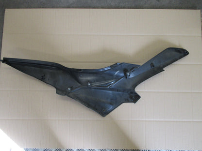 Cache latéral gauche pour Honda 125 CBF - JC74