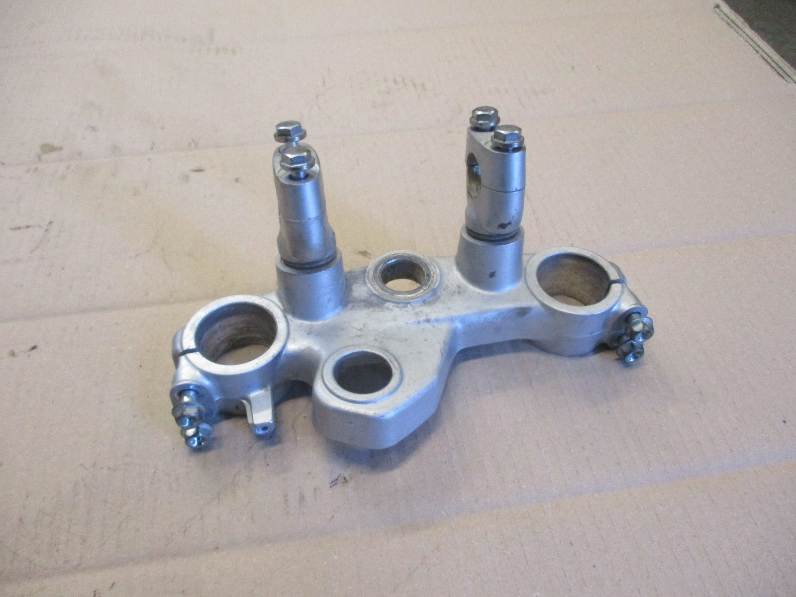 Té supérieur de fourche  + pontets de guidon pour Honda 650 NX Dominator - RD08A