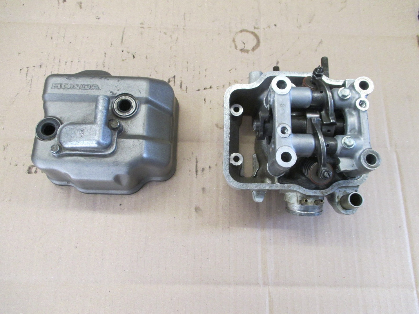 Culasse complète pour Honda 125 CBR - JC34