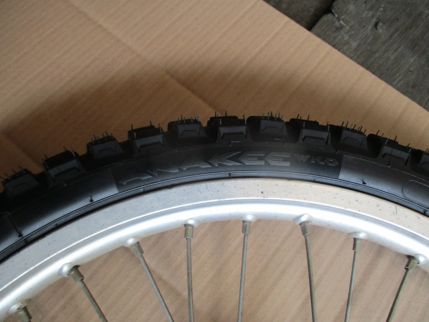 Roue avant avec pneu très peu roulé Honda 125 MTX - JD07 - Frein avant à disque