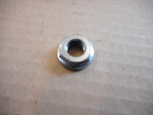 Ecrou de fixation kick pour Yamaha 125 DTLC - 10V