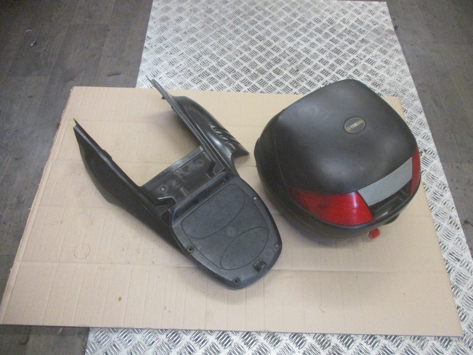 Support top case + top case Yamaha pour Yamaha 125 TW - DE01 - DE054