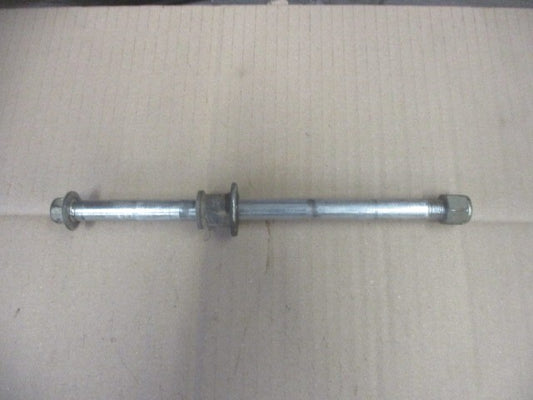 Axe de roue avant pour Suzuki 125 DR - SF43B