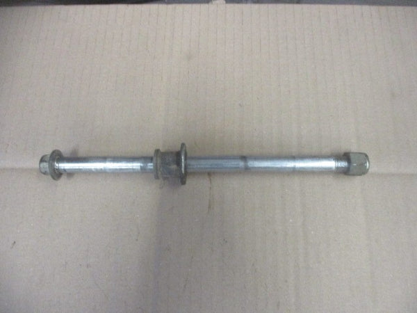 Axe de roue avant pour Suzuki 125 DR - SF43B