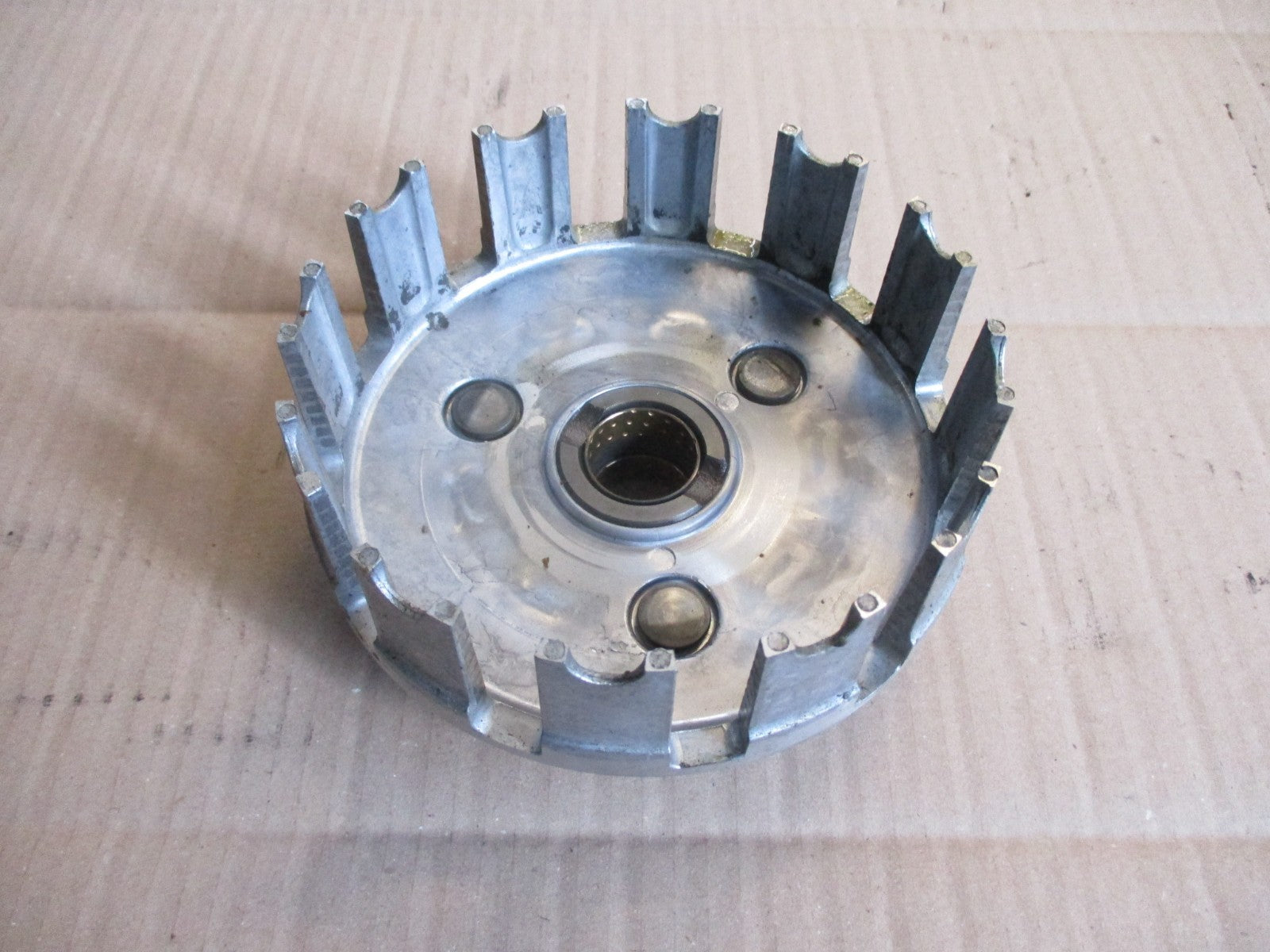 Cloche d'embrayage pour Suzuki 650 XF Freewind