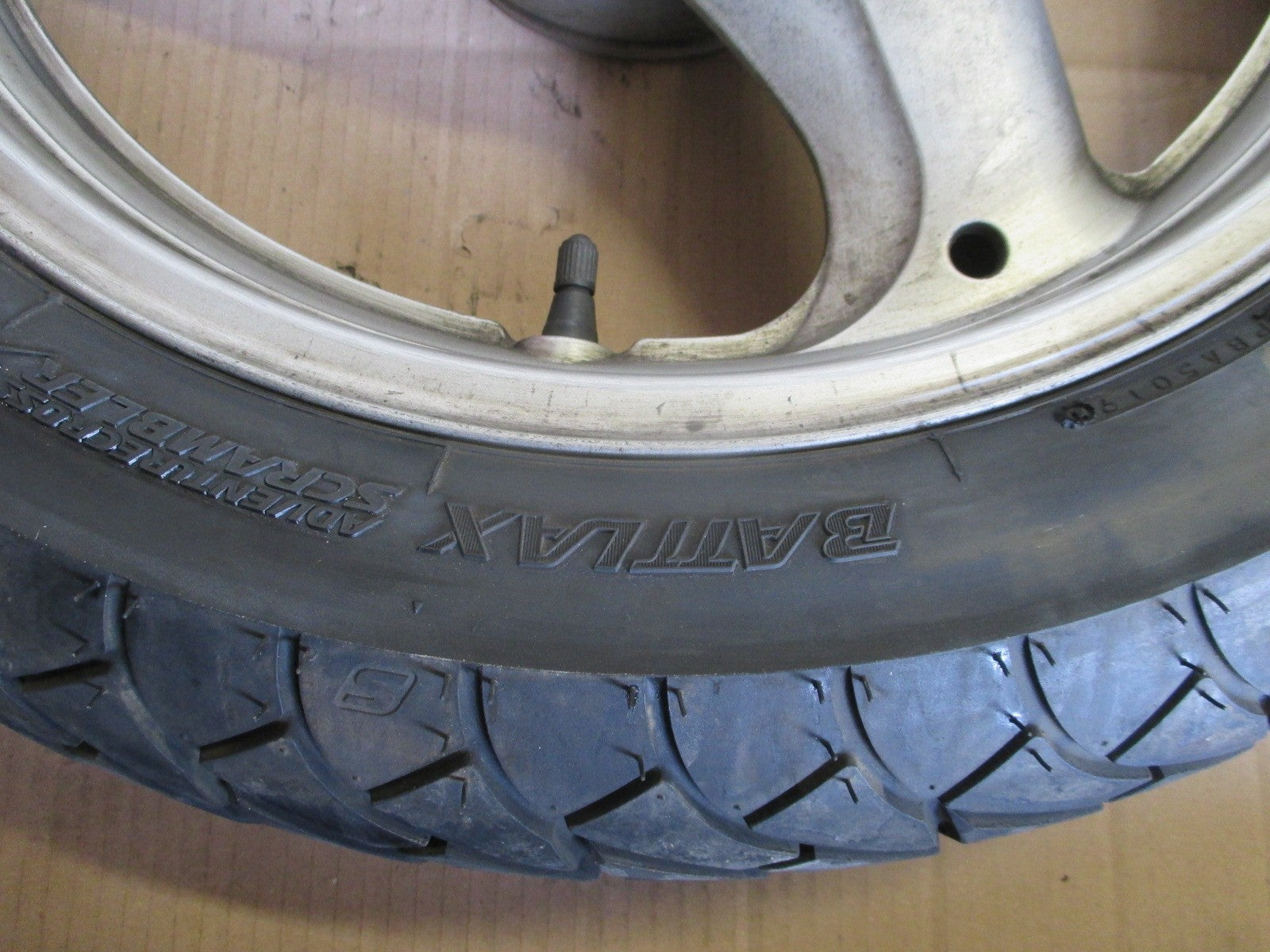 Roue avant et roue arrière avec pneu bon état pour Honda 125 XLV Varadéro - JC32