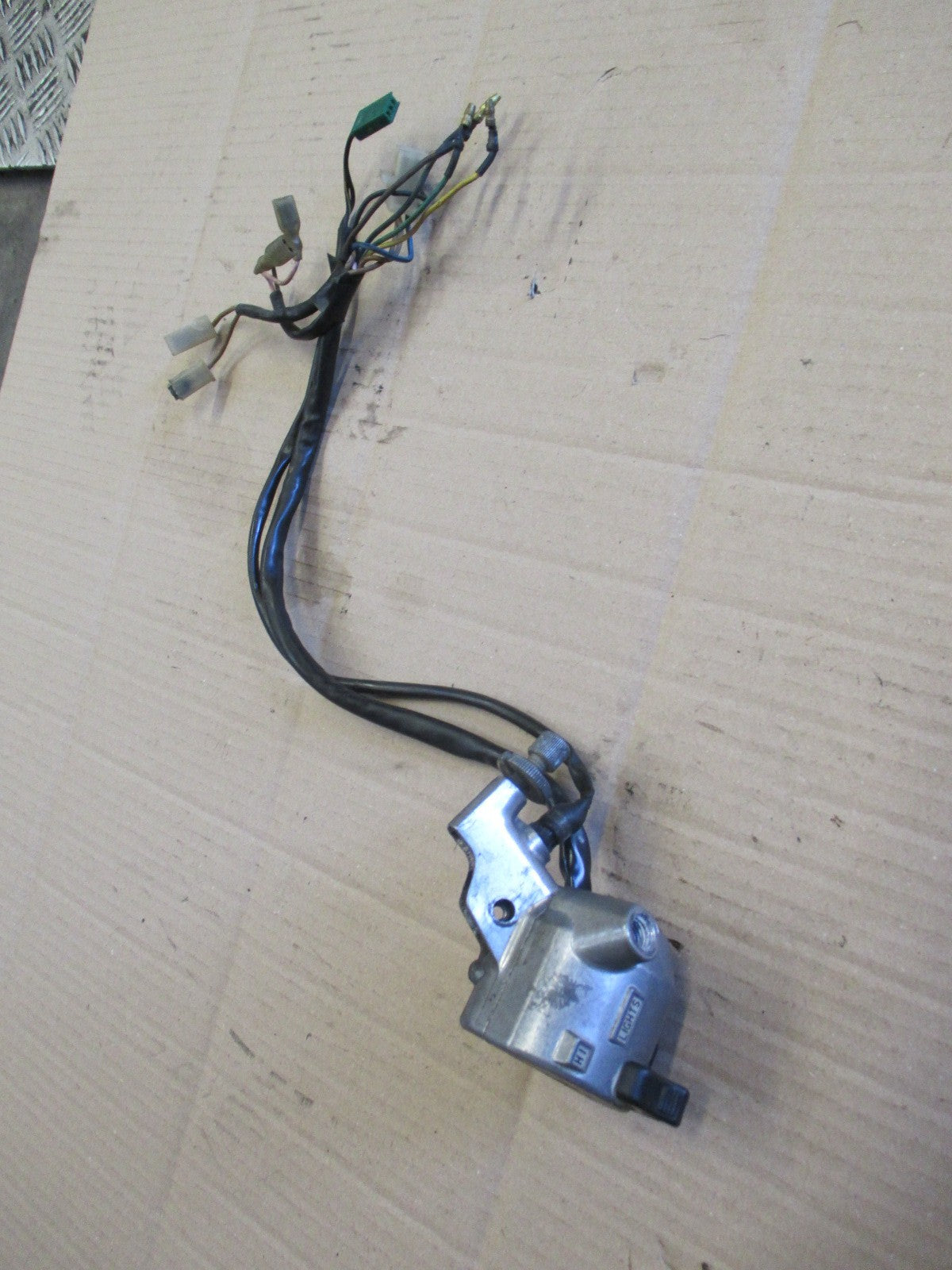 Cocotte gauche pour Honda 125 CBT - CB125T - 125 Twin