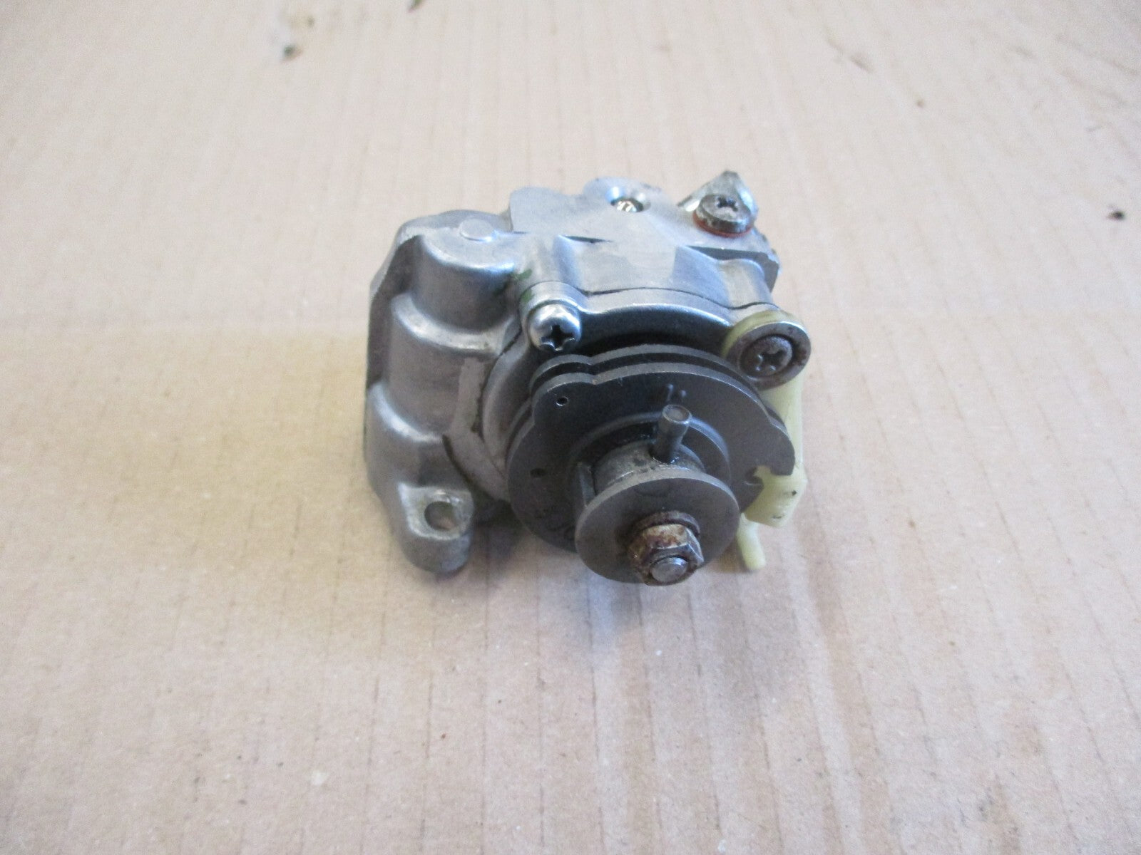 Pompe à huile avec linguet plastique blanc pour Yamaha 125 DTMX - 2A8