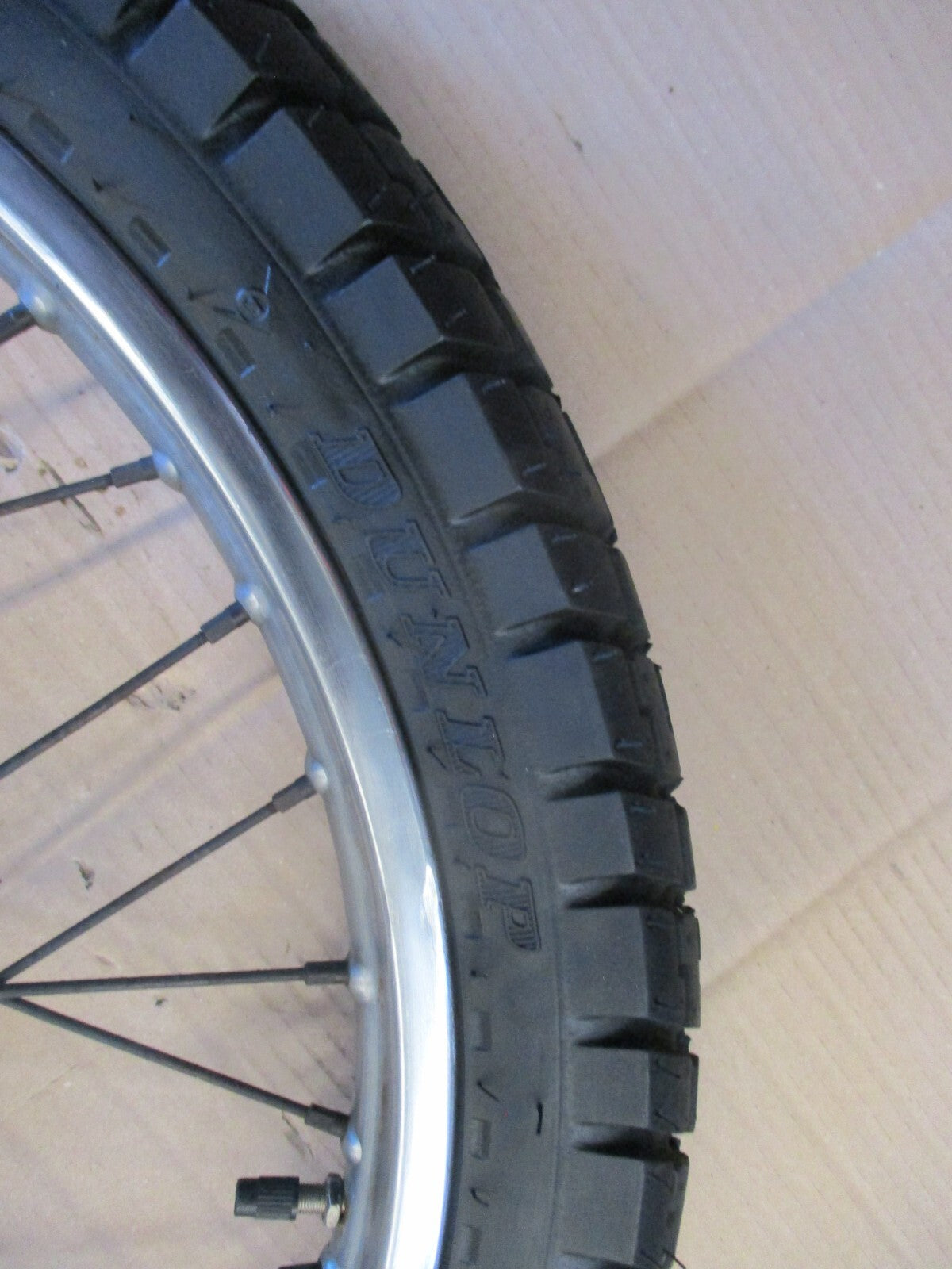 Roue avant avec pneu très peu roulé pour Yamaha 125 DTMX - 2A8