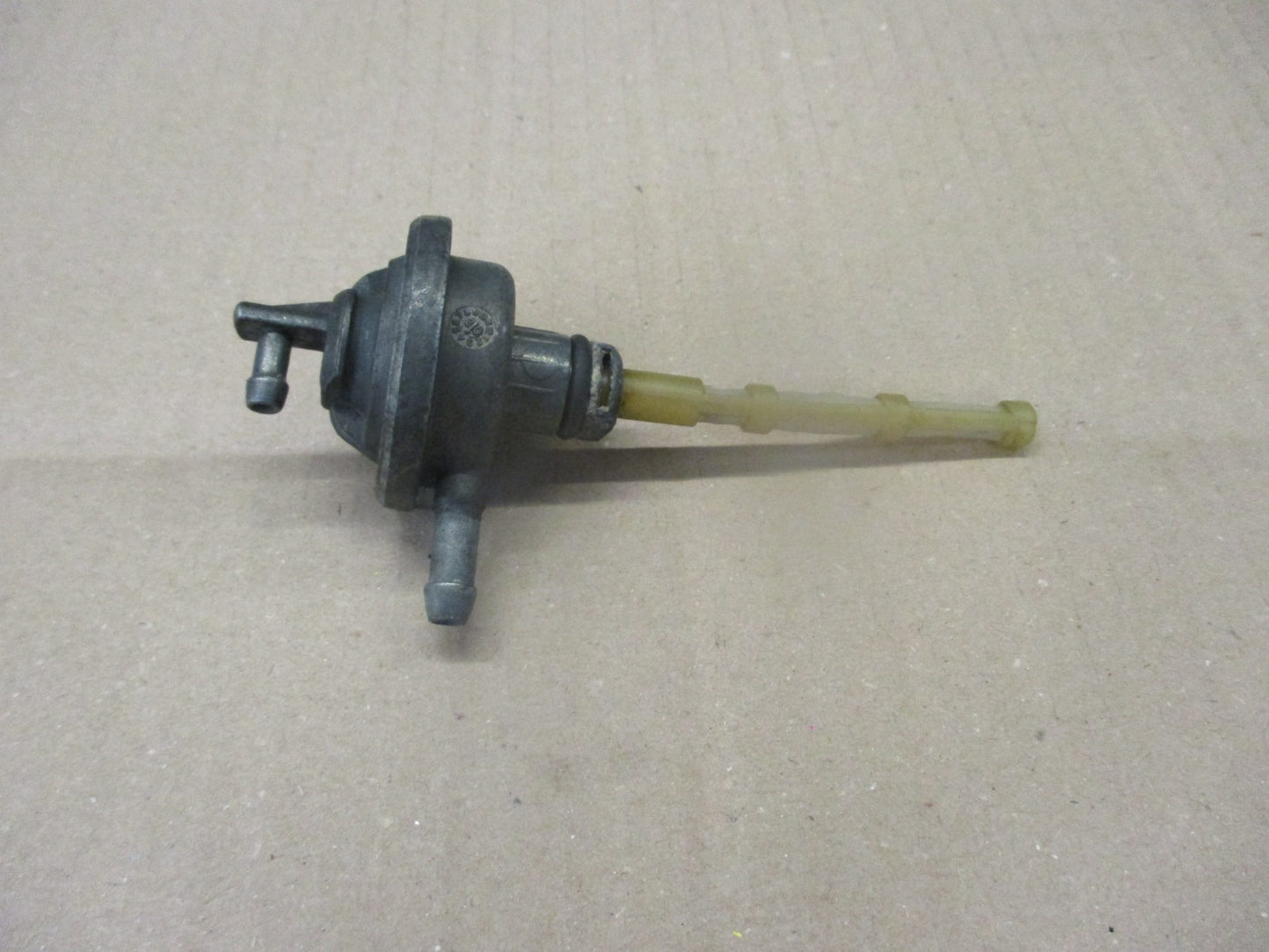 Robinet d'essence pour Yamaha 125 XTX - XTR