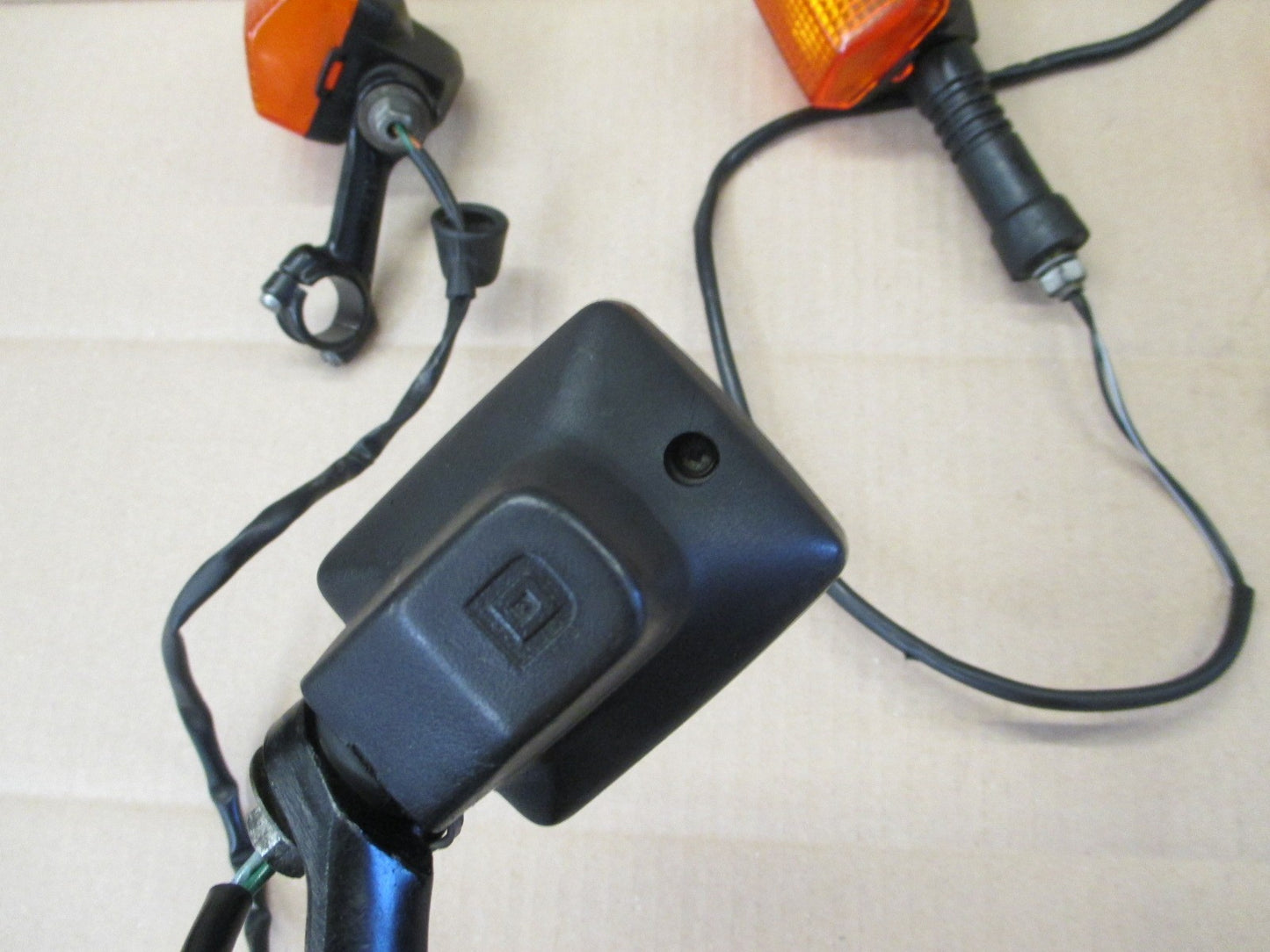 Clignotants pour Honda 125 XLR - JD04 modèle phare restangulaire