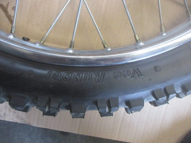 Roue avant comme neuve avec pneu très peu roulé pour Yamaha 125 XT - 12V - 3YU