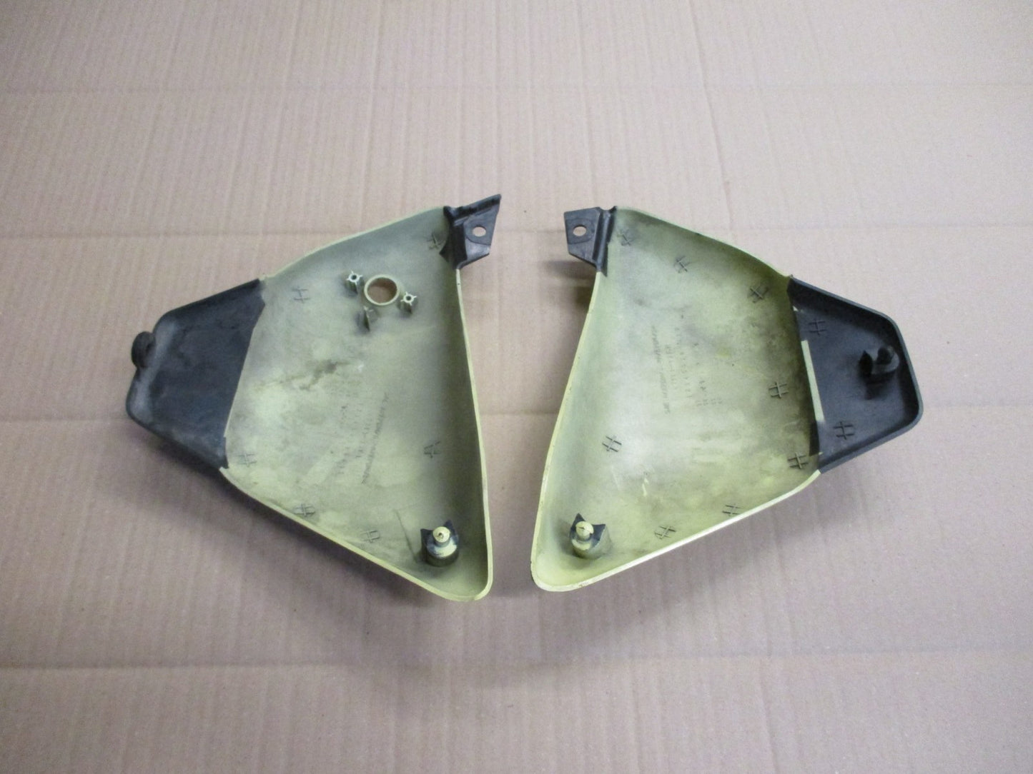 Caches latéraux pour Suzuki 125 GZ Marauder