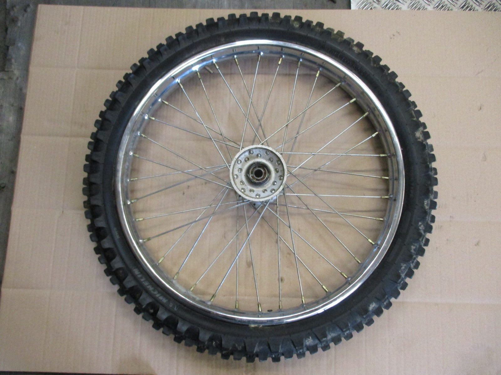 Roue avant avec pneu MICHELIN très peu roulé pour Yamaha 125 DTR - DTRE