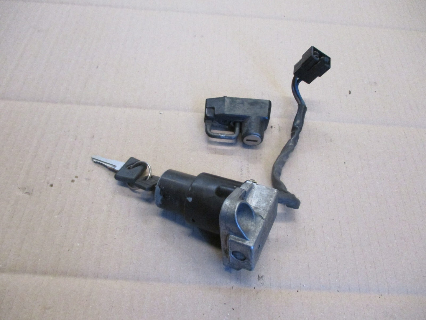 Nieman + serrure de casque pour Yamaha 600 XTE - 3TB