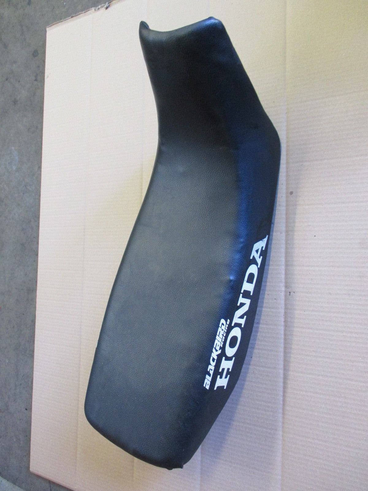 Selle pour Honda 650 NX Dominator - RD02