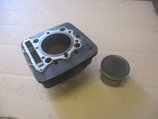 Cylindre / piston pour Honda 600 XLL - XLM - XLLM - PD04