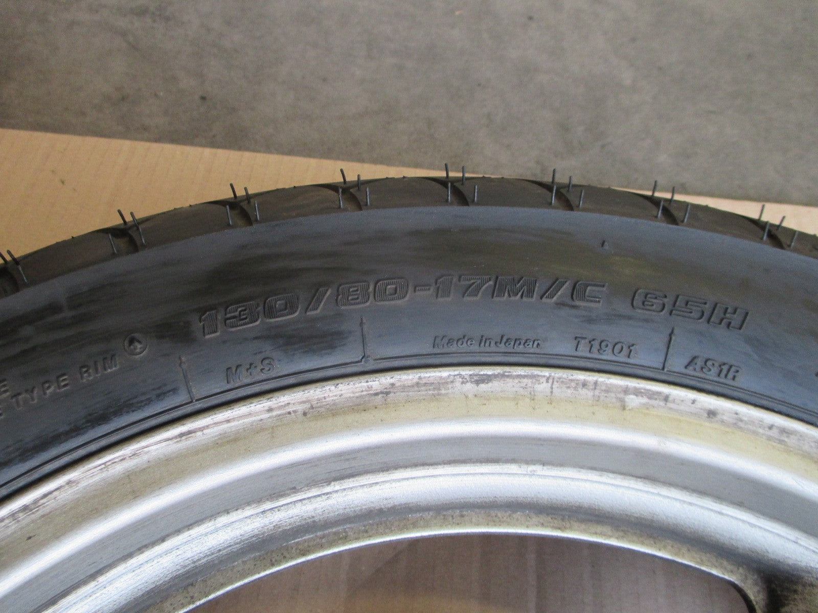 Roue avant et roue arrière avec pneu bon état pour Honda 125 XLV Varadéro - JC32