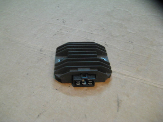 Régulateur occasion pour Yamaha FZR - YZF - TDM - XJN - XJS - T MAX - SRX - XTZ
