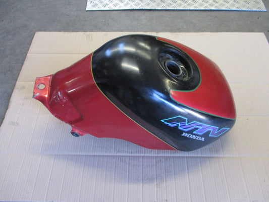 Réservoir d'essence pour Honda 650 NTV REVERE - RC33