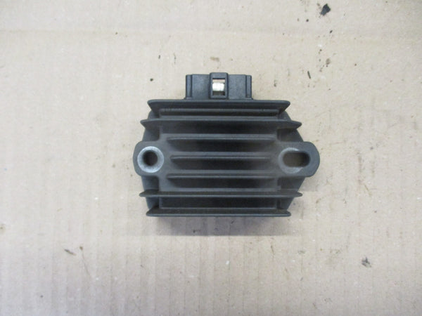 Régulateur pour Honda 125 CBF - JC74
