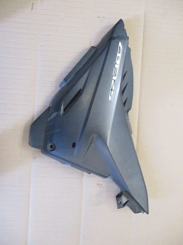 Cache latéral droit gris pour Honda 125 CBF - JC40A