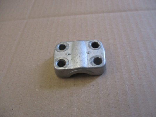 Pontet d'axe de roue avant pour Yamaha 125 DTLC - DTR - DTRE