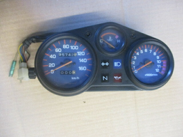 Bloc compteur compte tours 95742 kms pour Yamaha 125 TDR modèle 5AE
