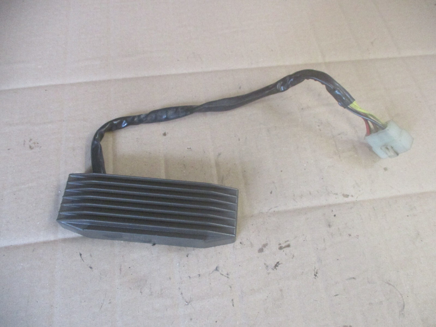 Régulateur SH576A-12 pour Suzuki 650 DR RS SE - SP44A