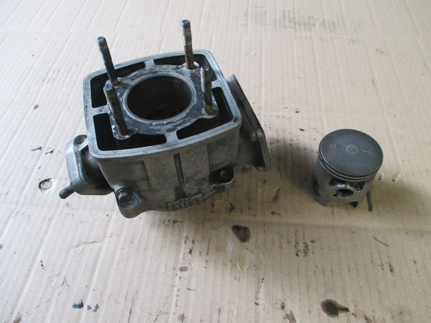 Cylindre / piston pour Yamaha 125 DTLC - 10V
