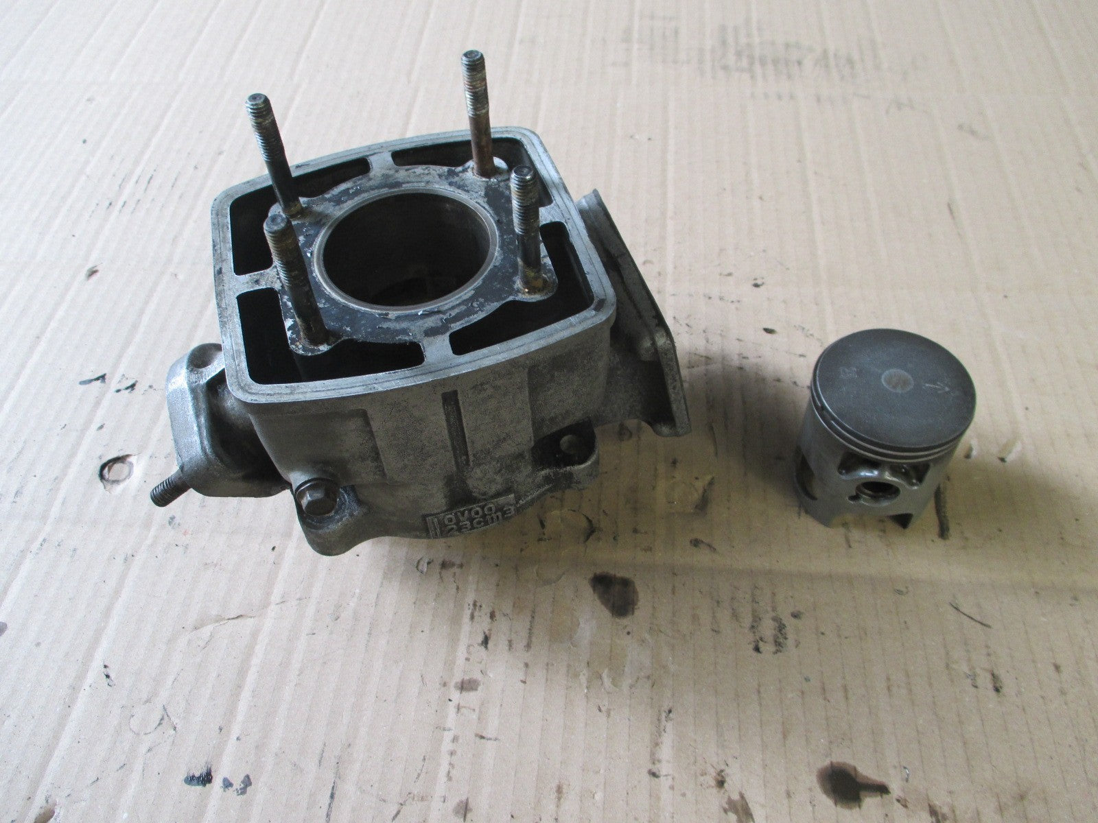 Cylindre / piston pour Yamaha 125 DTLC - 10V
