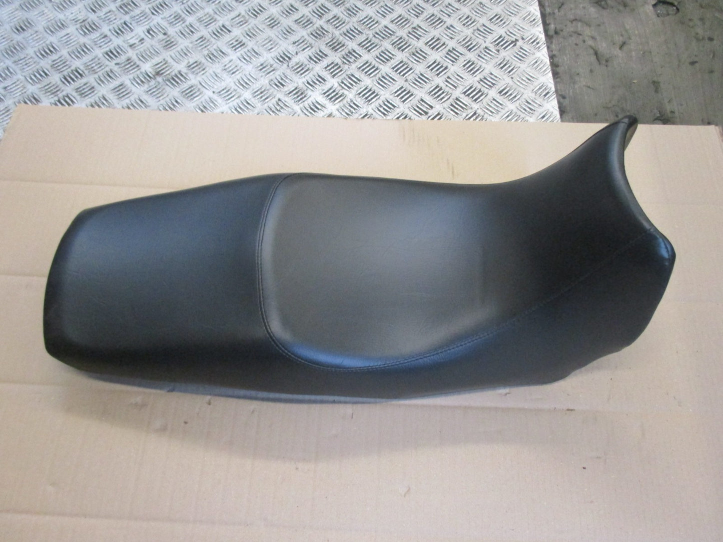 Selle refaite à neuf pour Yamaha 900 TDM - RN081 - 2002/2005