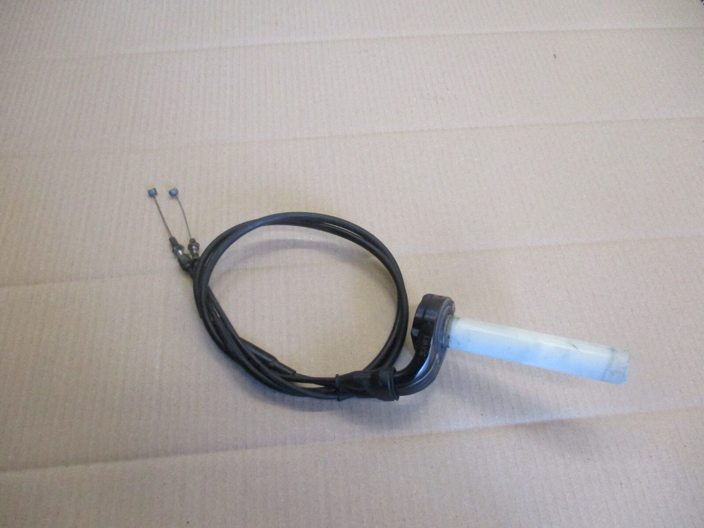 Poignée d'accélérateur + cables pour Yamaha 900 TDM - RN081 - 2002 / 2005