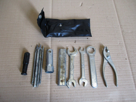 Pochette à outils + outils pour Honda 125 MTX - MTXR - TC02