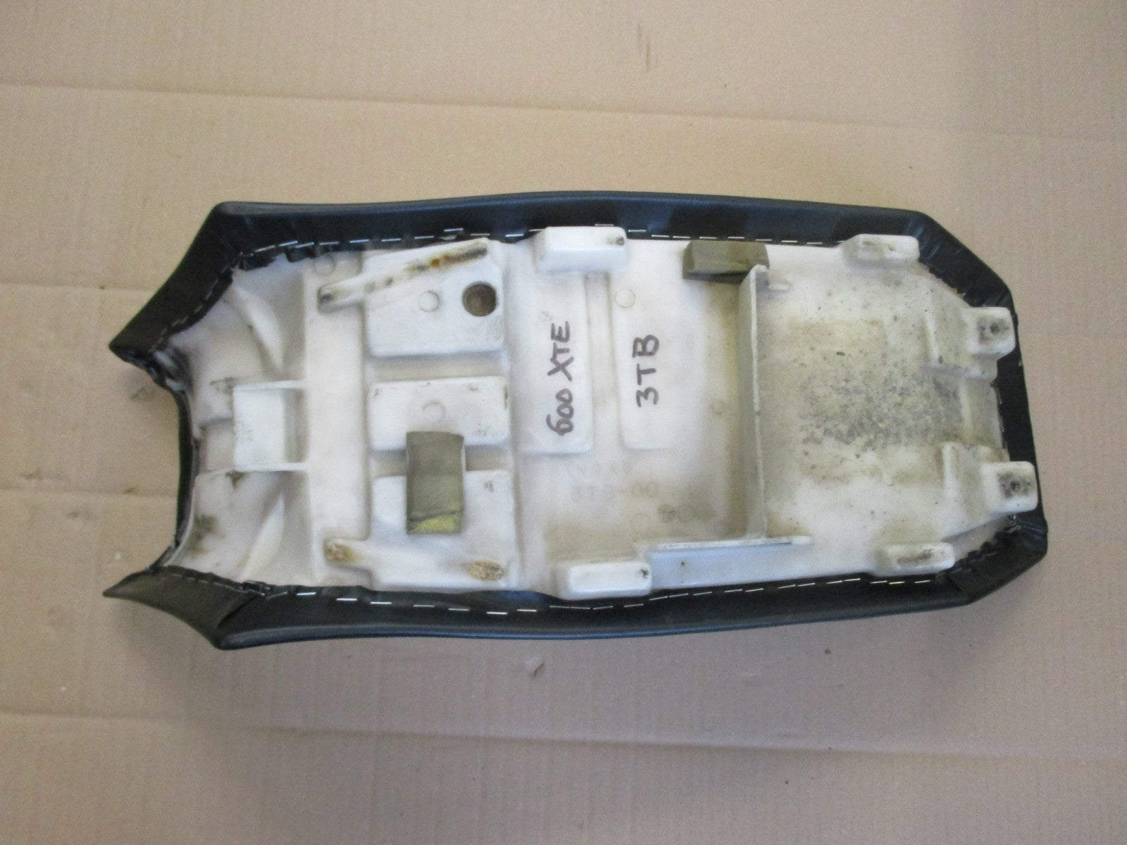 Selle refaite à neuf pour Yamaha 600 XTE - 3TB