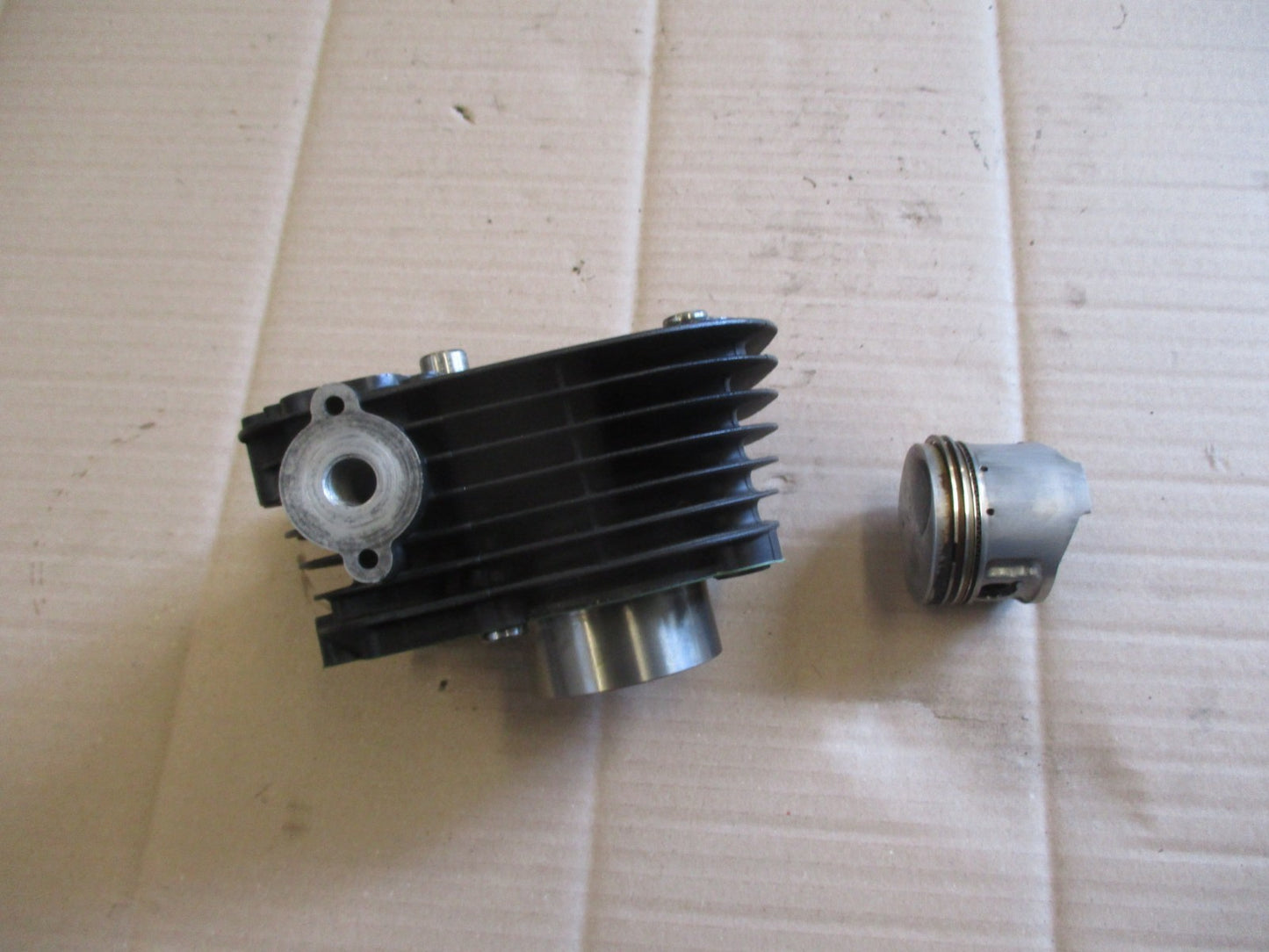 Cylindre / piston pour Yamaha 125 SR - 10F