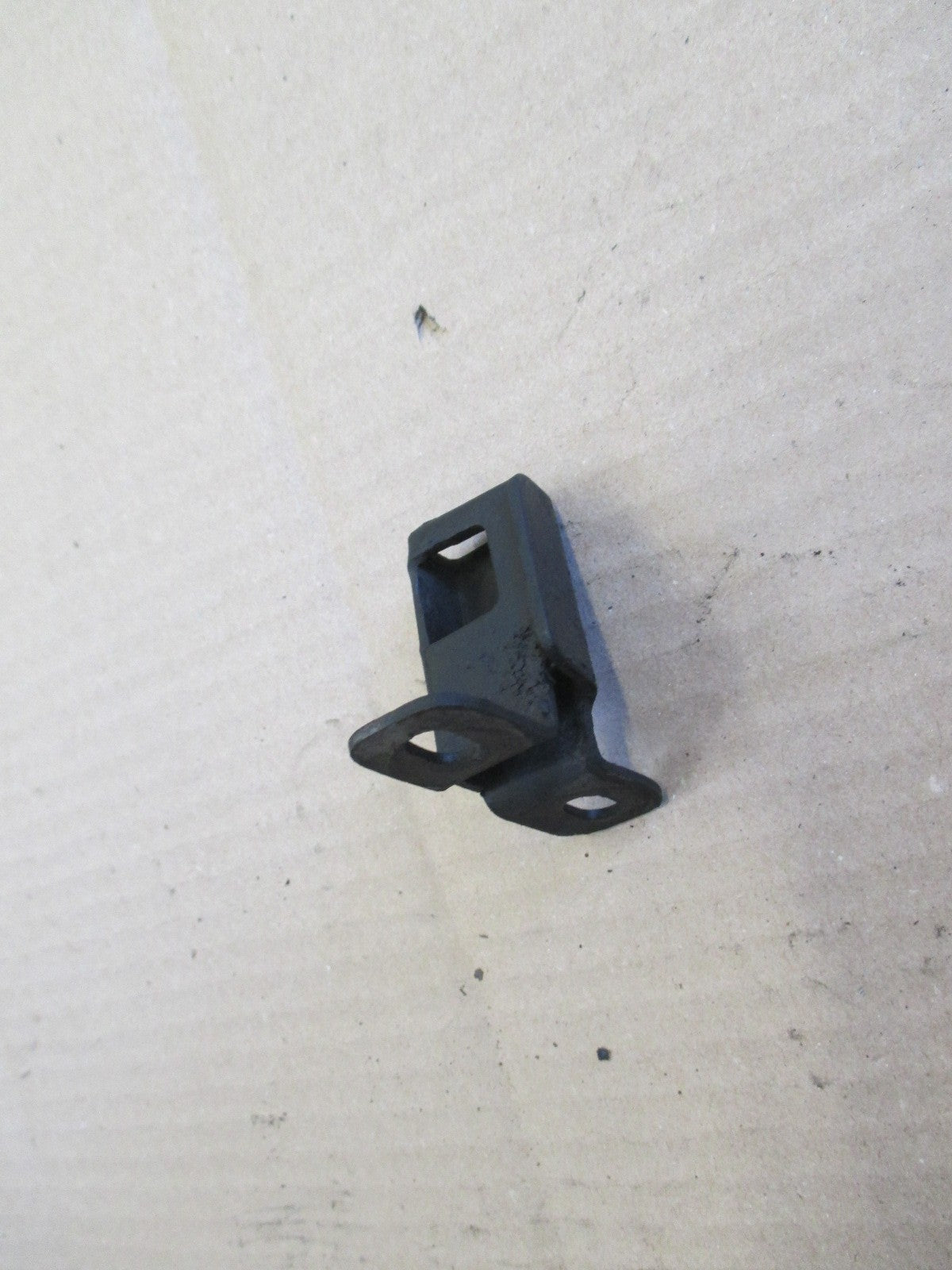 Patte de serrure de selle pour Suzuki 50 TS - ER21 - 5XAP