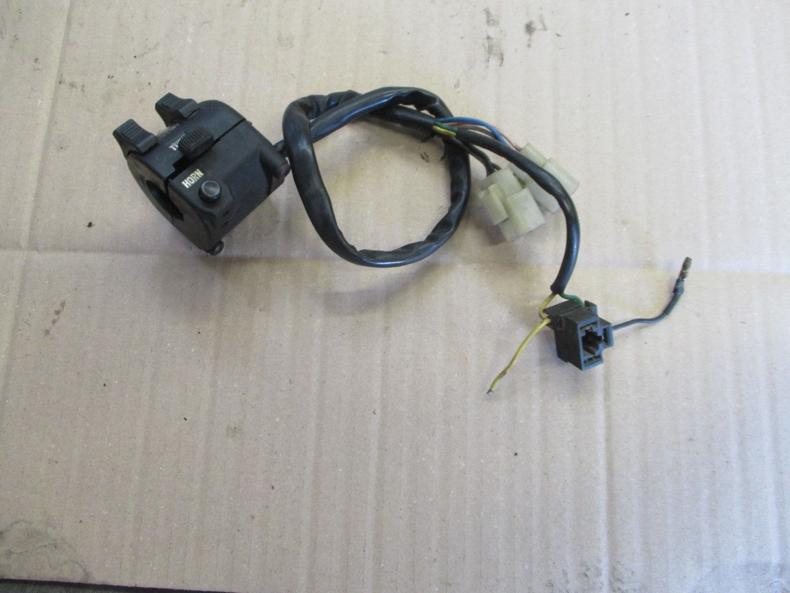 Commodo gauche pour Yamaha 600 XT Ténéré - 34L 55W 1VJ 2KF 43F