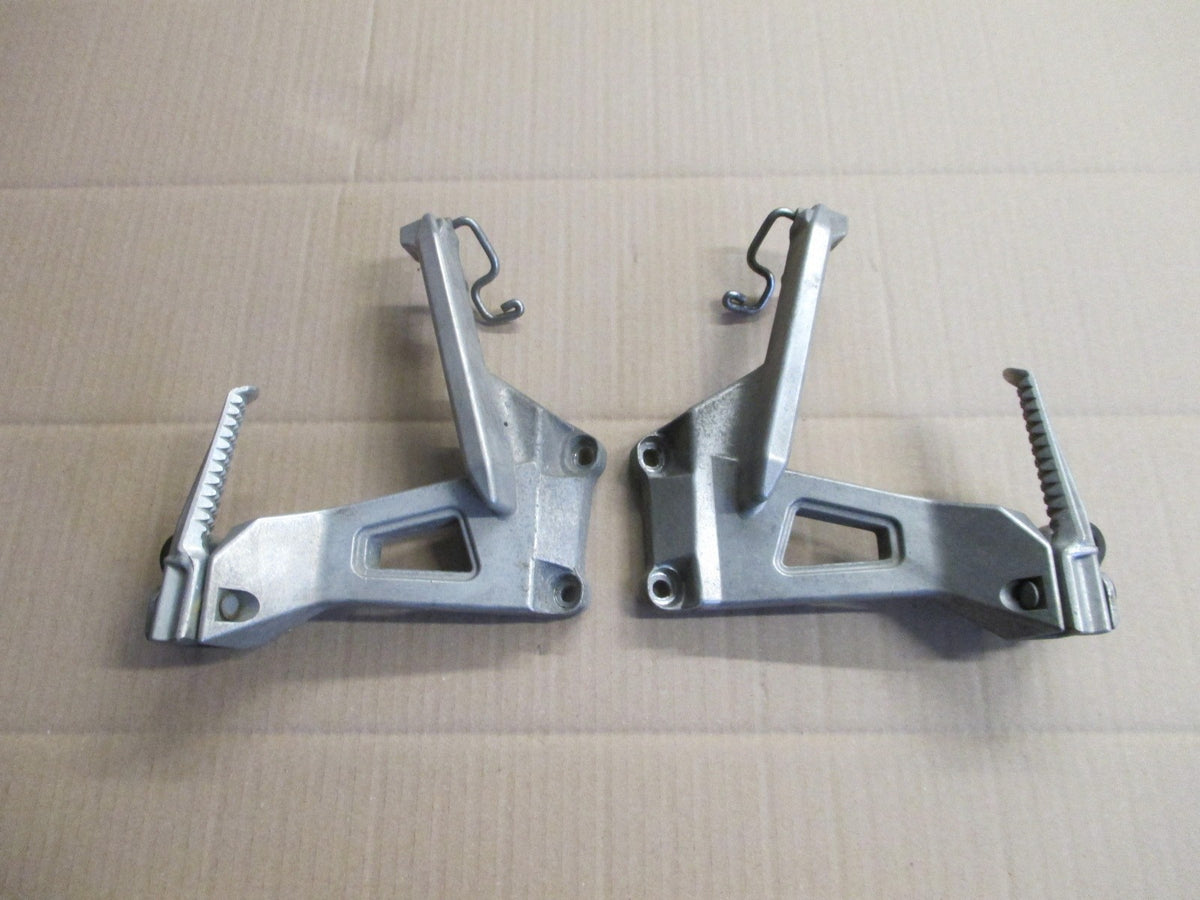 Platines cales pieds arrière pour Honda 750 VFR - RC24