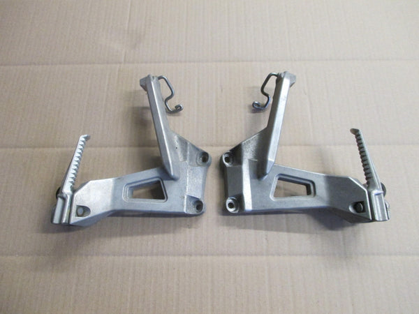 Platines cales pieds arrière pour Honda 750 VFR - RC24