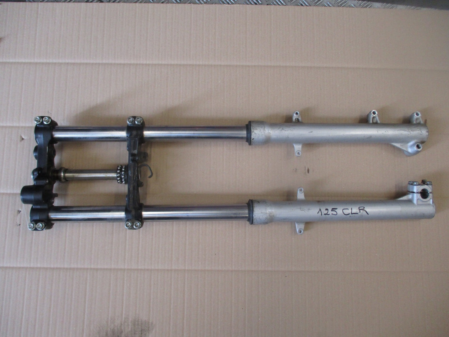 Fourche pour Honda 125 CLR - City Fly - JD18A