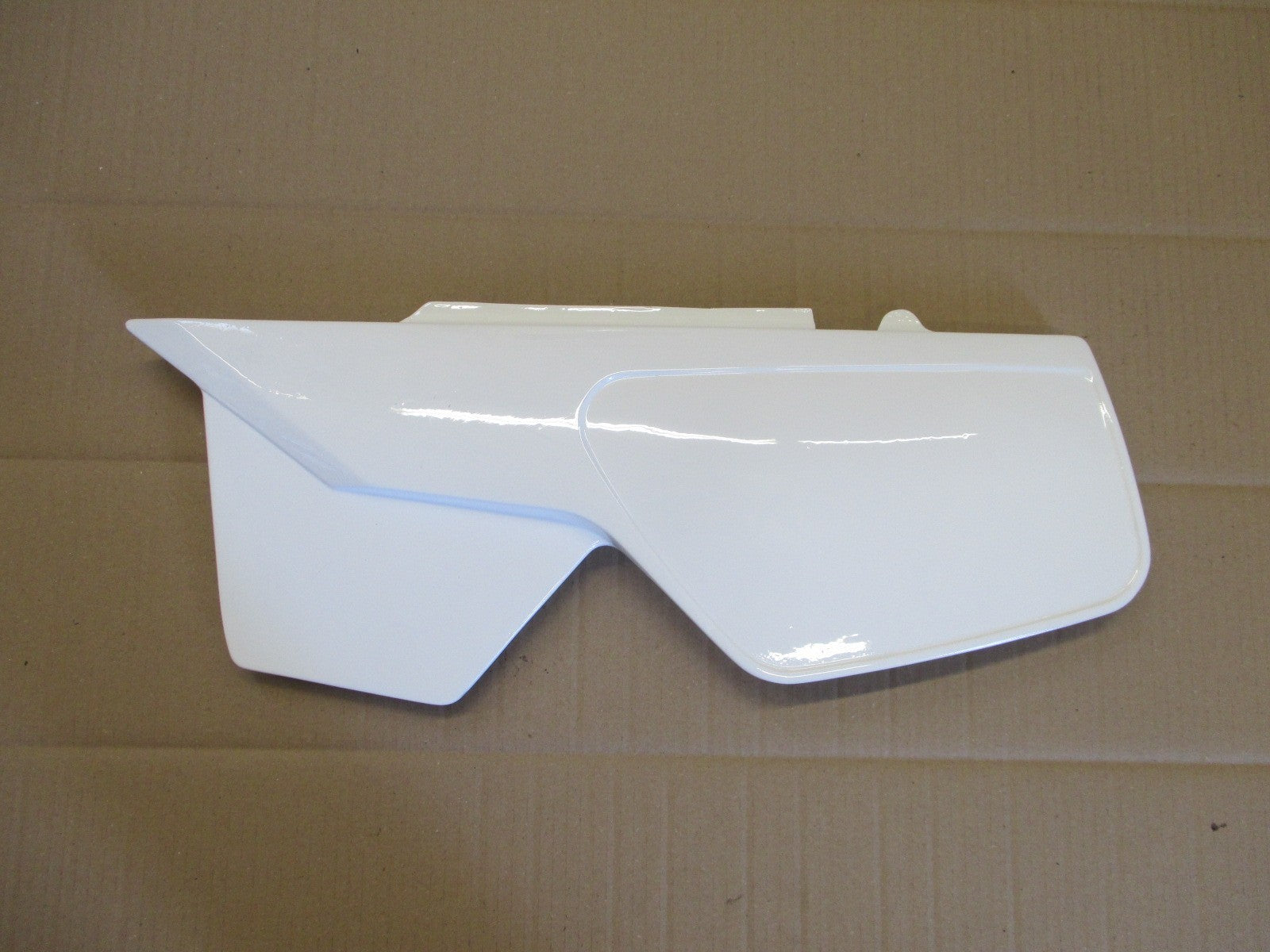 Cache latéral gauche NEUF pour Yamaha 600 Ténéré - 34L