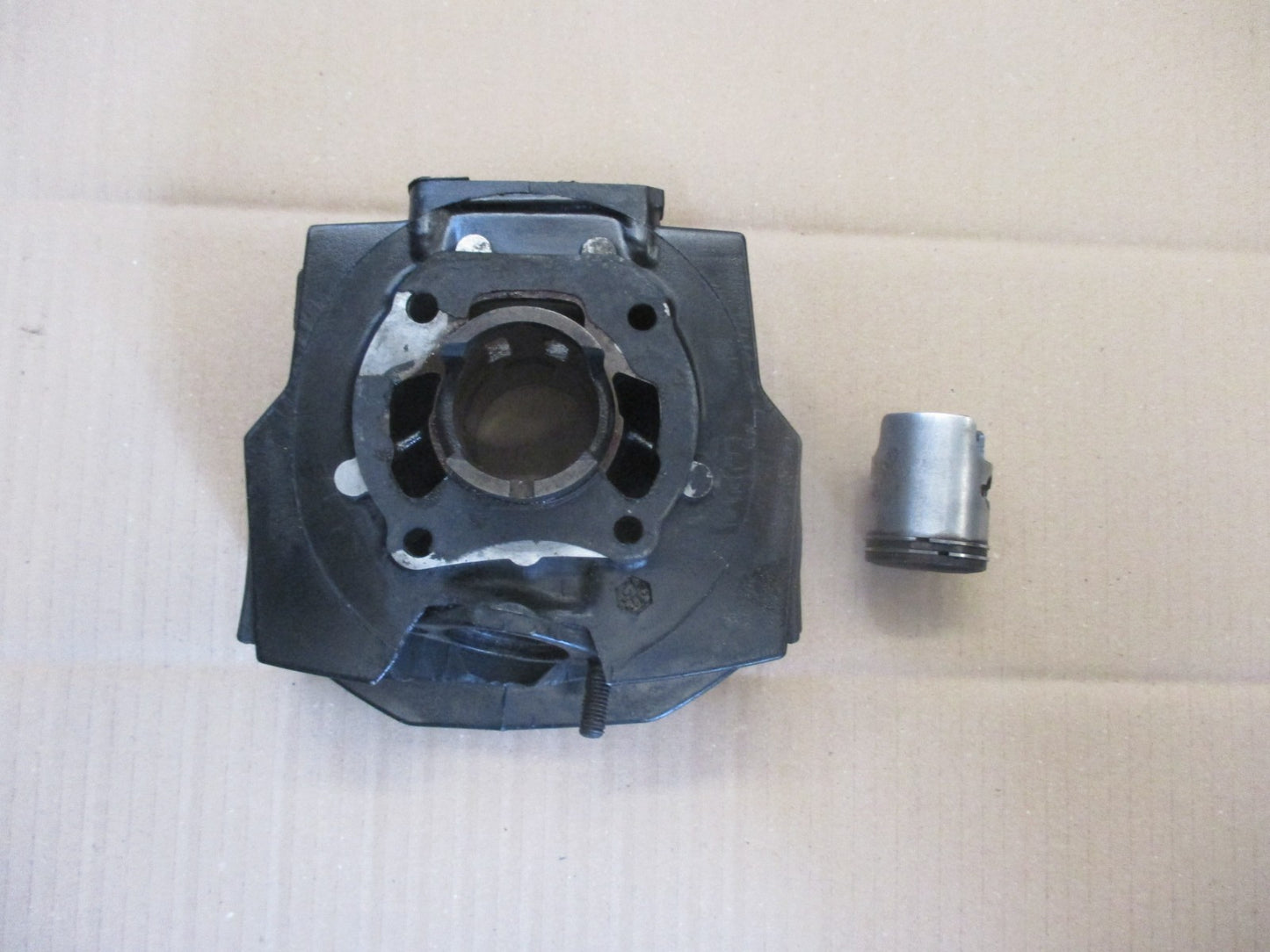 Cylindre / Piston diamètre 39.25mm pour Honda 50 MTX - GF9A