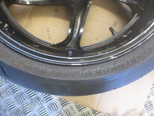 Roue arrière avec pneu en bon état pour Honda 800 VFR - RC46A - 1998