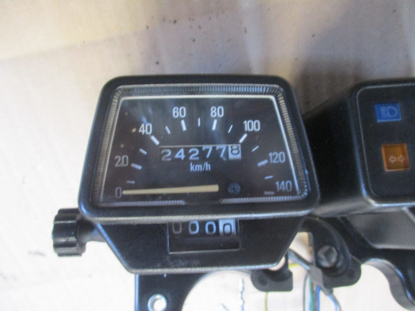 Bloc compteur + voyants pour Yamaha 125 DTLC - 10V